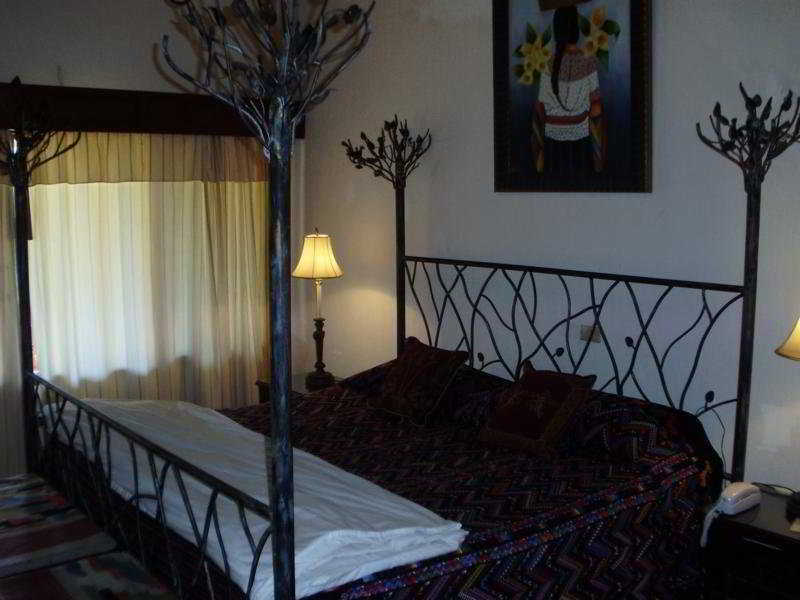 פנחאצ'ל Hotel Atitlan מראה חיצוני תמונה